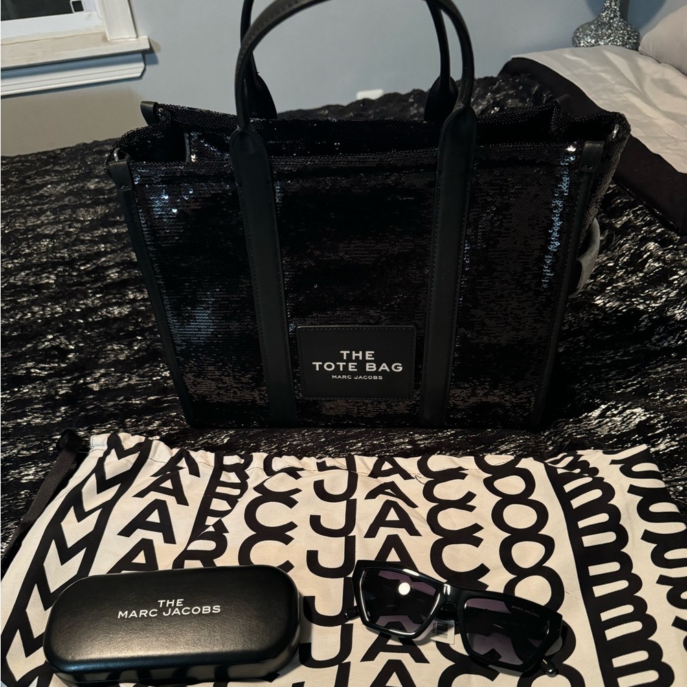 NEW MARC JACOBS BAG AND SUNGLASSES SET!!!